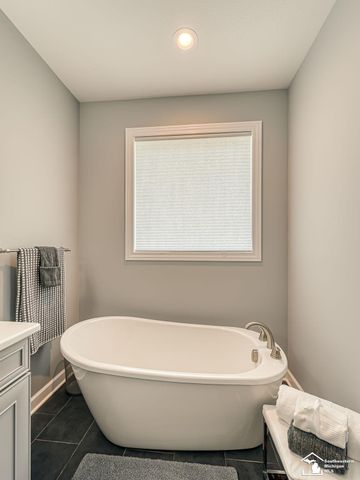 1035 Saint James Park Avenue, Monroe, MI 48161