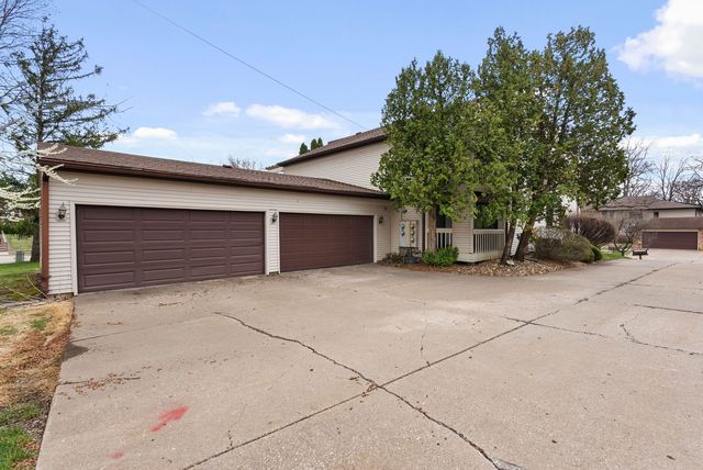 5911 36th Ave Court 16, Moline, IL 61265