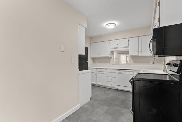 5911 36th Ave Court 16, Moline, IL 61265