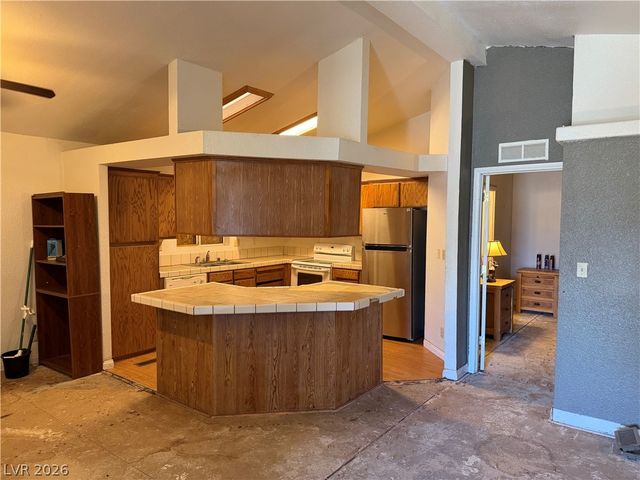 2730 South Dandelion Street, Pahrump, NV 89048