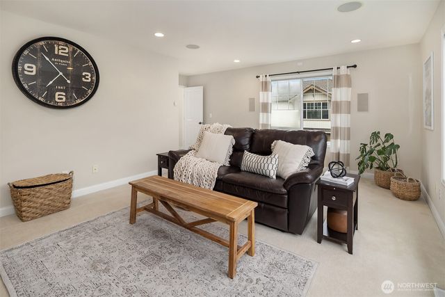 35814 SE Crestview Loop, Snoqualmie, WA 98065