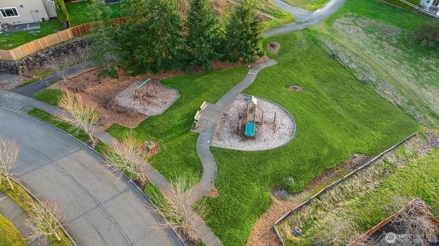 35814 SE Crestview Loop, Snoqualmie, WA 98065