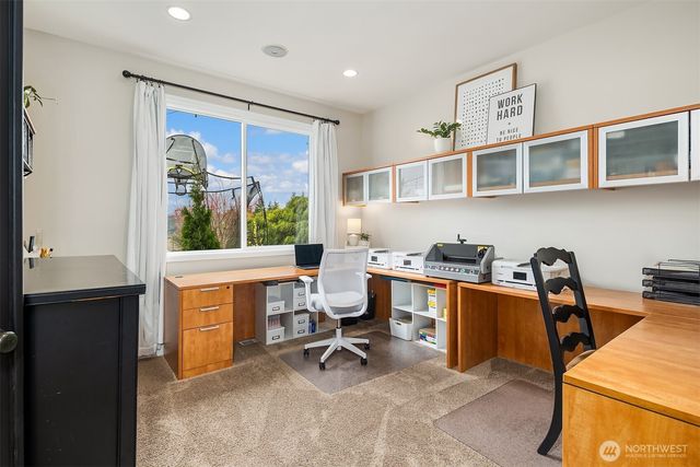 35814 SE Crestview Loop, Snoqualmie, WA 98065