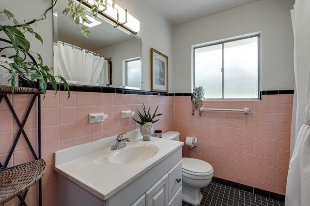 1402 John Ross Road, Chattanooga, TN 37412