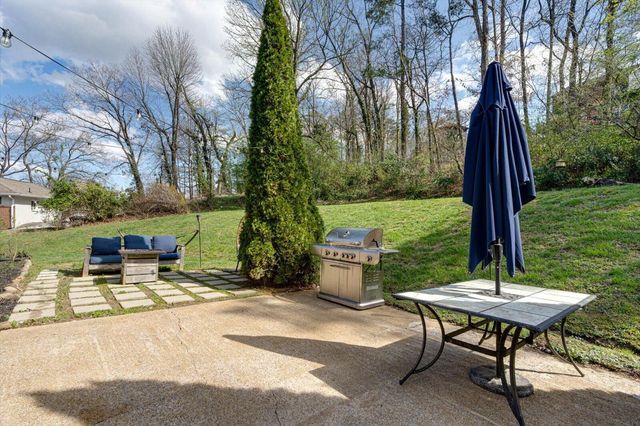 1402 John Ross Road, Chattanooga, TN 37412