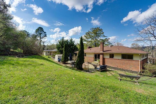 1402 John Ross Road, Chattanooga, TN 37412