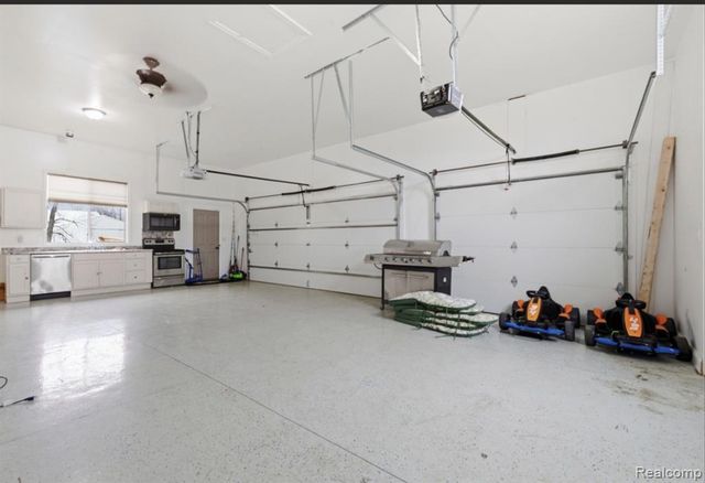 28796 Liparoto Boulevard, Flat Rock, MI 48134