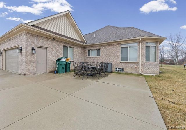 28796 Liparoto Boulevard, Flat Rock, MI 48134