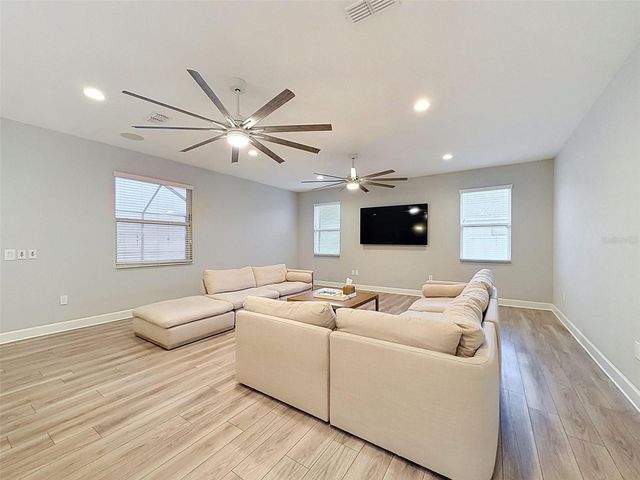 1930 DEEP CREEK DRIVE, Lakeland, FL 33810