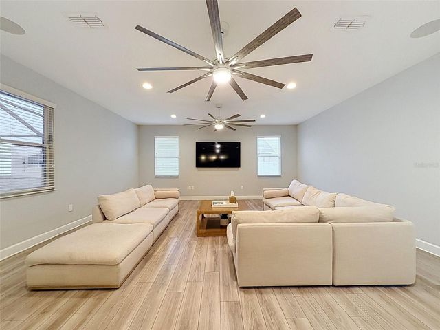 1930 DEEP CREEK DRIVE, Lakeland, FL 33810
