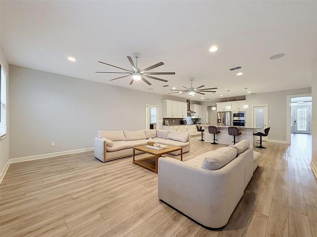 1930 DEEP CREEK DRIVE, Lakeland, FL 33810