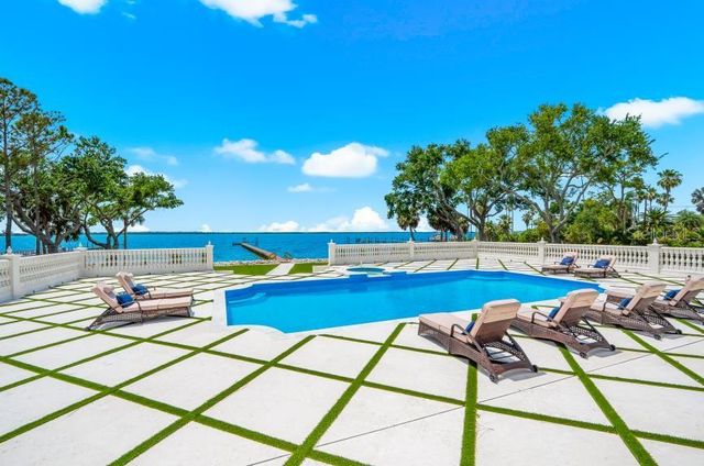 1516 BAYSHORE BOULEVARD, Dunedin, FL 34698