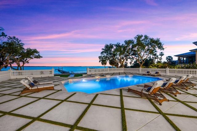 1516 BAYSHORE BOULEVARD, Dunedin, FL 34698