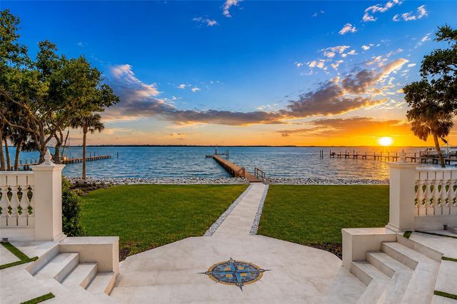 1516 BAYSHORE BOULEVARD, Dunedin, FL 34698