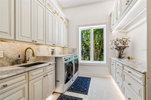 1516 BAYSHORE BOULEVARD, Dunedin, FL 34698
