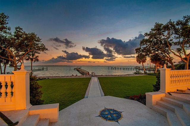 1516 BAYSHORE BOULEVARD, Dunedin, FL 34698