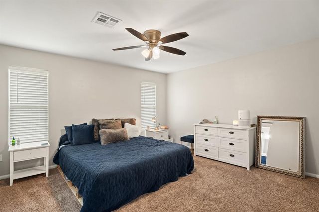 104 N Rambling Oaks Drive, Moore, OK 73160