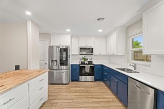 104 N Rambling Oaks Drive, Moore, OK 73160