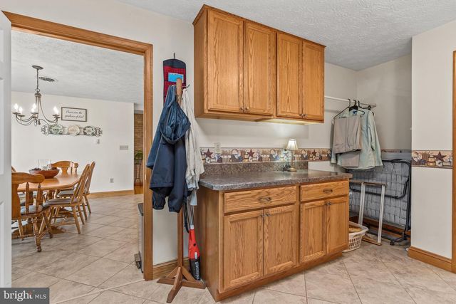 4243 HAMMONDS MILL RD, Hedgesville, WV 25427