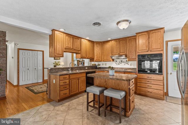 4243 HAMMONDS MILL RD, Hedgesville, WV 25427