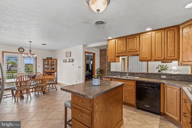 4243 HAMMONDS MILL RD, Hedgesville, WV 25427