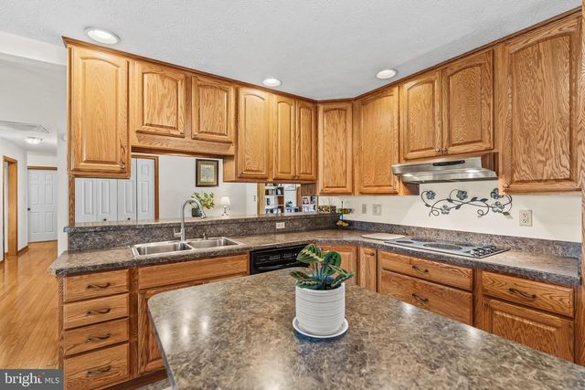 4243 HAMMONDS MILL RD, Hedgesville, WV 25427