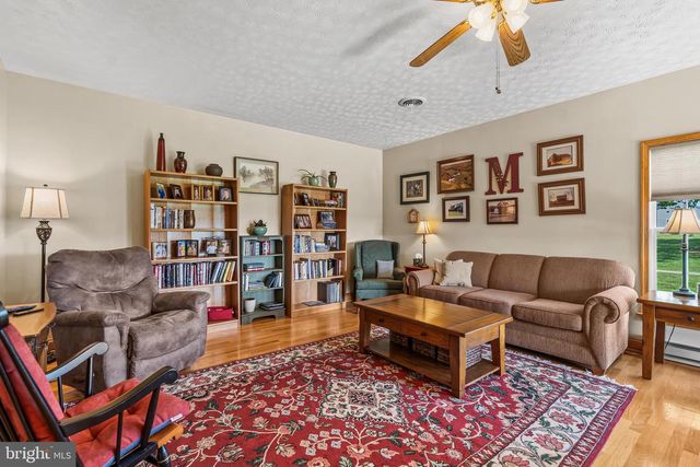 4243 HAMMONDS MILL RD, Hedgesville, WV 25427