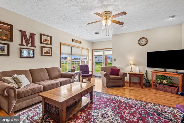 4243 HAMMONDS MILL RD, Hedgesville, WV 25427