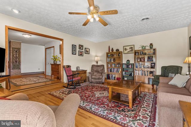 4243 HAMMONDS MILL RD, Hedgesville, WV 25427