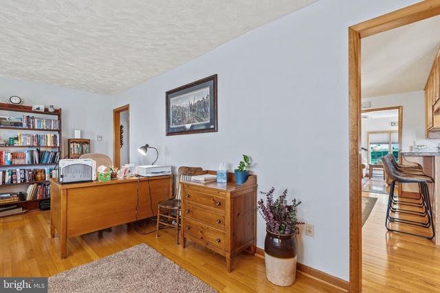 4243 HAMMONDS MILL RD, Hedgesville, WV 25427
