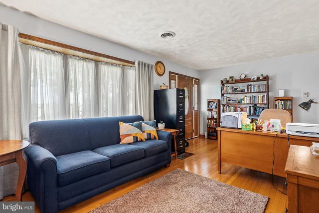 4243 HAMMONDS MILL RD, Hedgesville, WV 25427