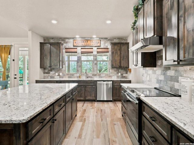 125 White Oak Trl, Boerne, TX 78006