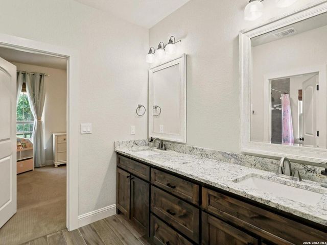 125 White Oak Trl, Boerne, TX 78006