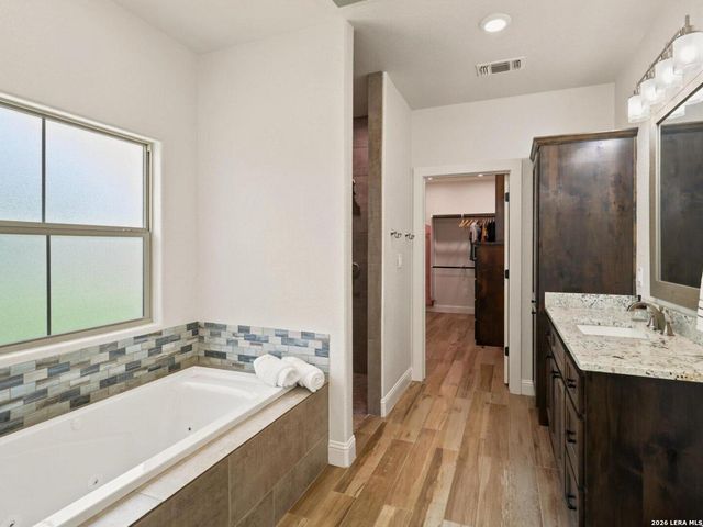 125 White Oak Trl, Boerne, TX 78006