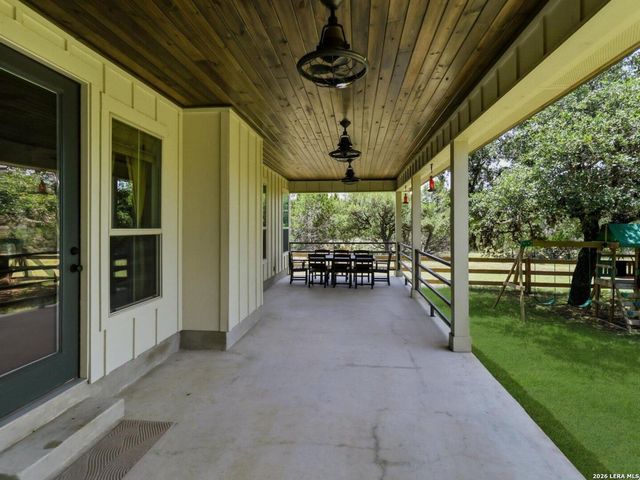 125 White Oak Trl, Boerne, TX 78006