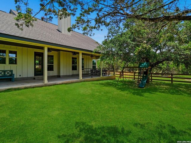 125 White Oak Trl, Boerne, TX 78006