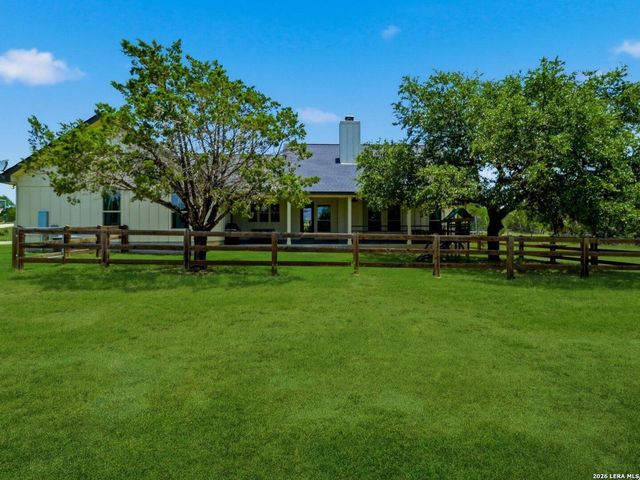 125 White Oak Trl, Boerne, TX 78006