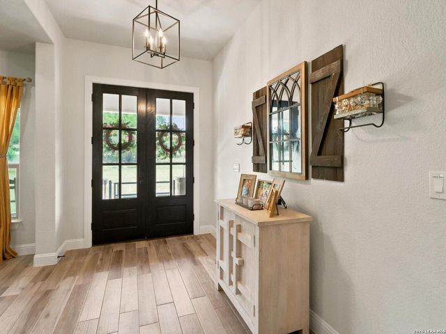 125 White Oak Trl, Boerne, TX 78006