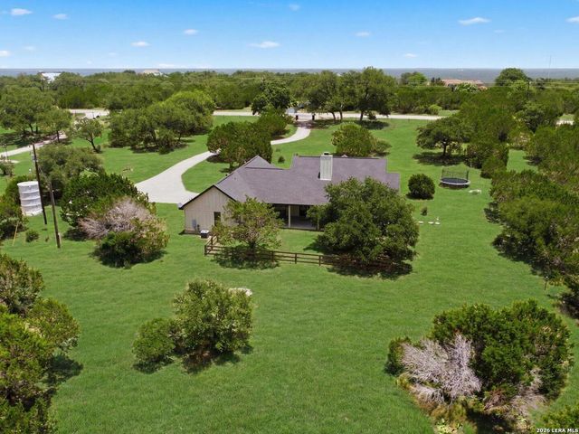 125 White Oak Trl, Boerne, TX 78006