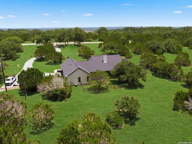 125 White Oak Trl, Boerne, TX 78006