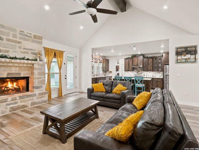 125 White Oak Trl, Boerne, TX 78006