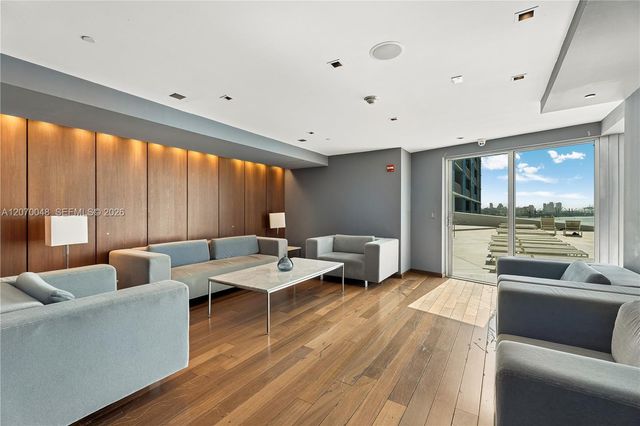 335 S Biscayne Boulevard 2609, Miami, FL 33131