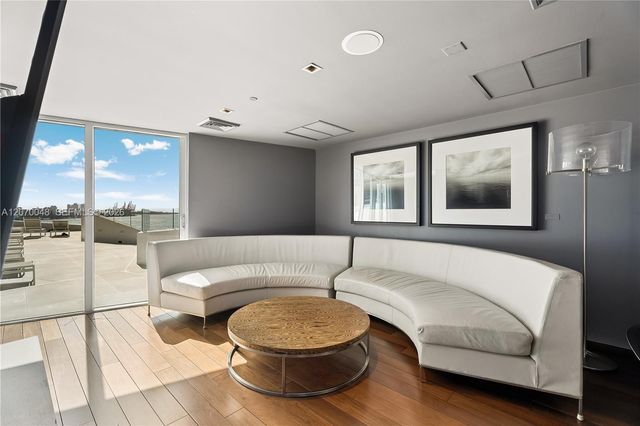 335 S Biscayne Boulevard 2609, Miami, FL 33131
