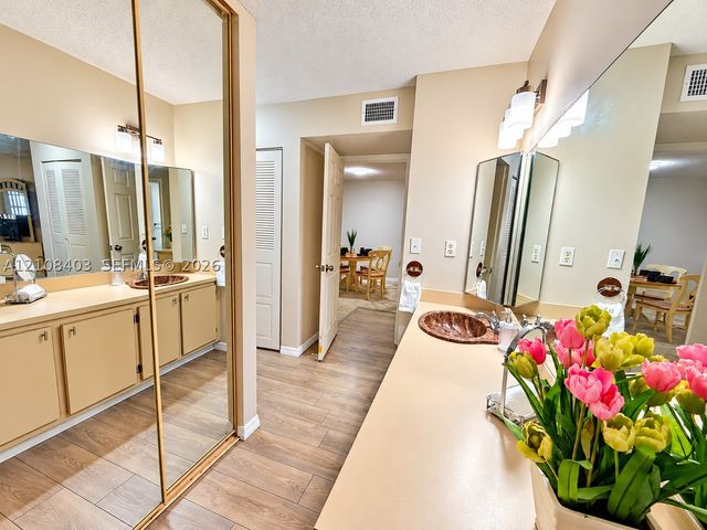 1801 NW 75th Ave 306, Plantation, FL 33313
