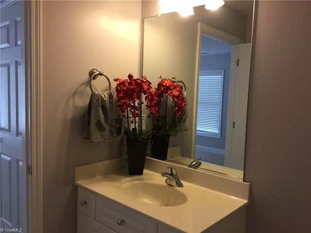 4742 Tatton Park Circle, Winston-salem, NC 27103