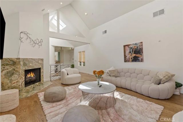 2127 Kress Street, Hollywood Hills, CA 90046