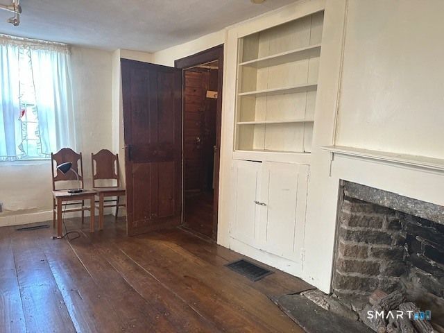 110 East Main Street, Clinton, CT 06413