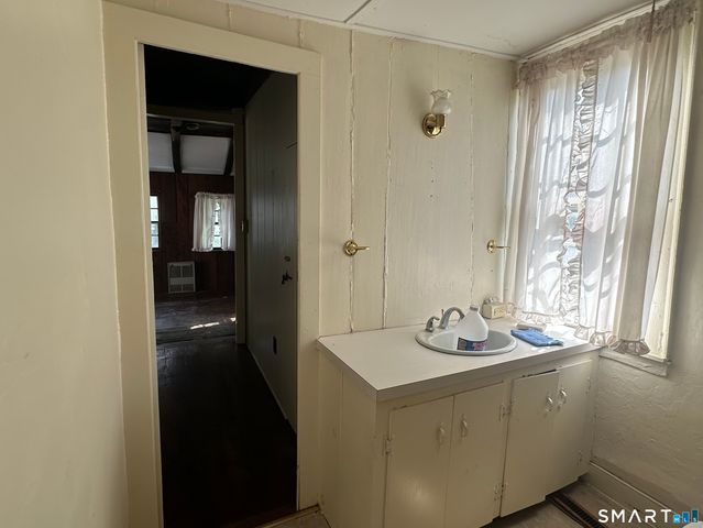 110 East Main Street, Clinton, CT 06413
