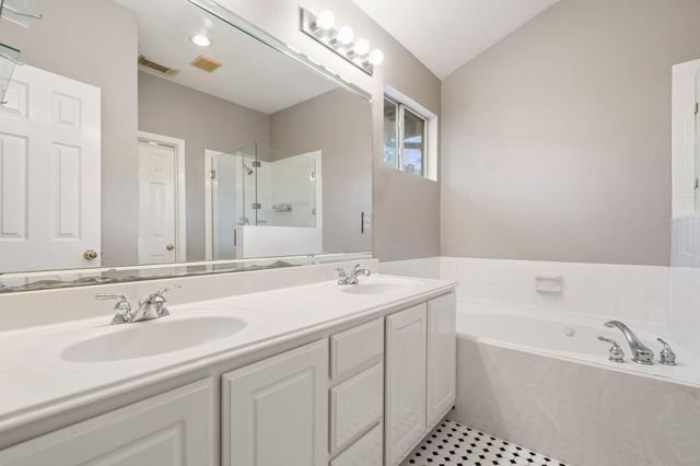59 N Avonlea Circle, The Woodlands, TX 77382