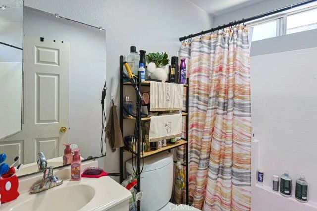 9307 Bandera, Los Angeles, CA 90002